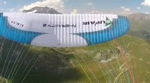 Du parapente acrobatique dans les Alpes