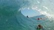 Au coeur de la vague de Teahupoo à Tahiti