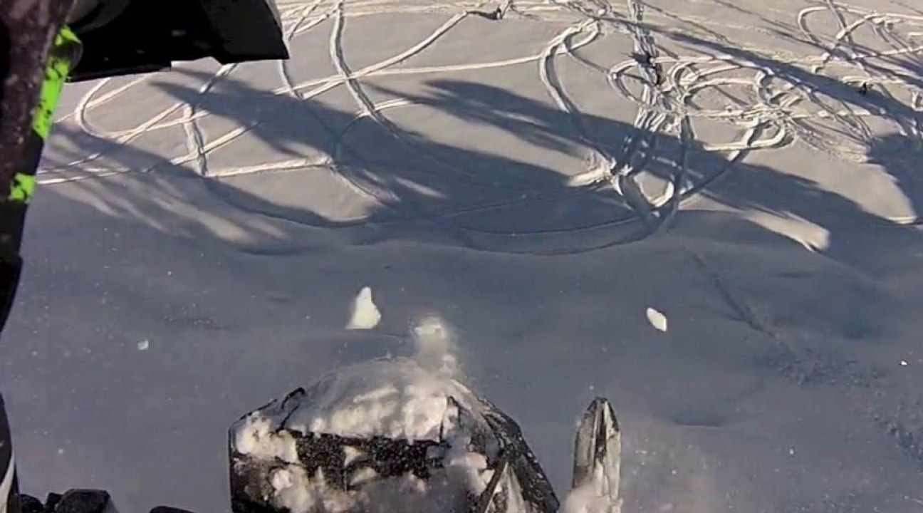 Big jump en snowmobile !