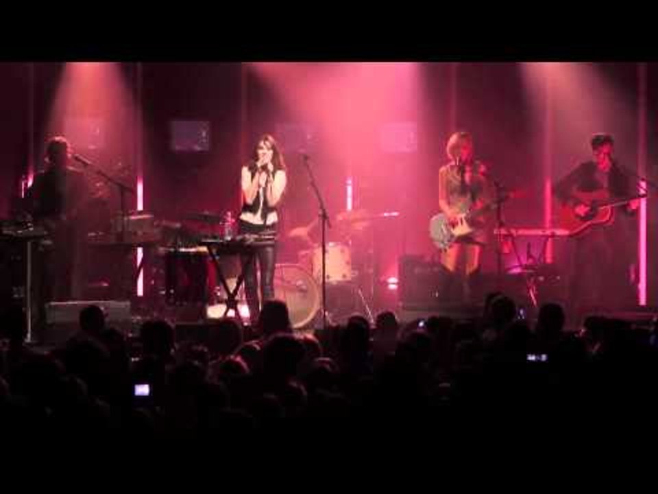 Charlotte Gainsbourg - Set Yourself On Fire (Live)