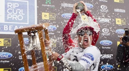 Adriano De Souza, sonneur de cloche officiel de Bells Beach