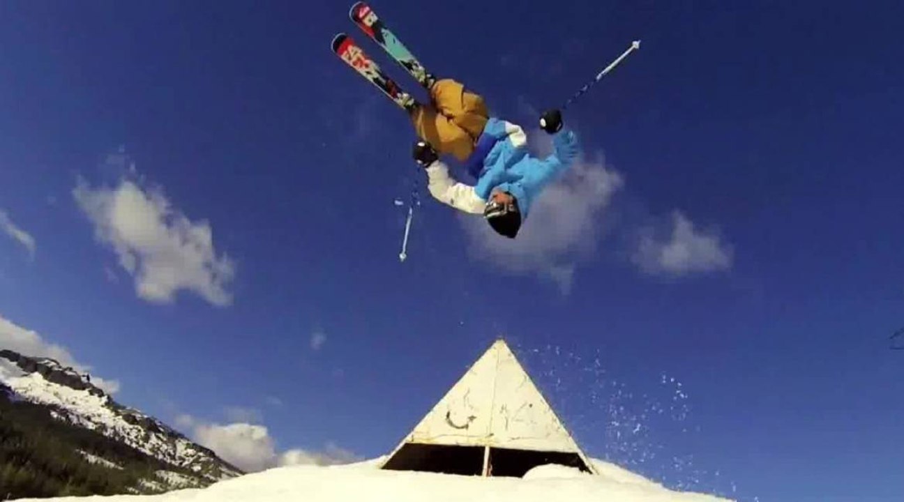 Candide Thovex s’amuse dans un park à Boreal