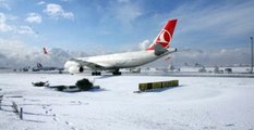 THY Uçağı Kar Fırtınası Sırasında New York'a İnen İlk Uçak Oldu