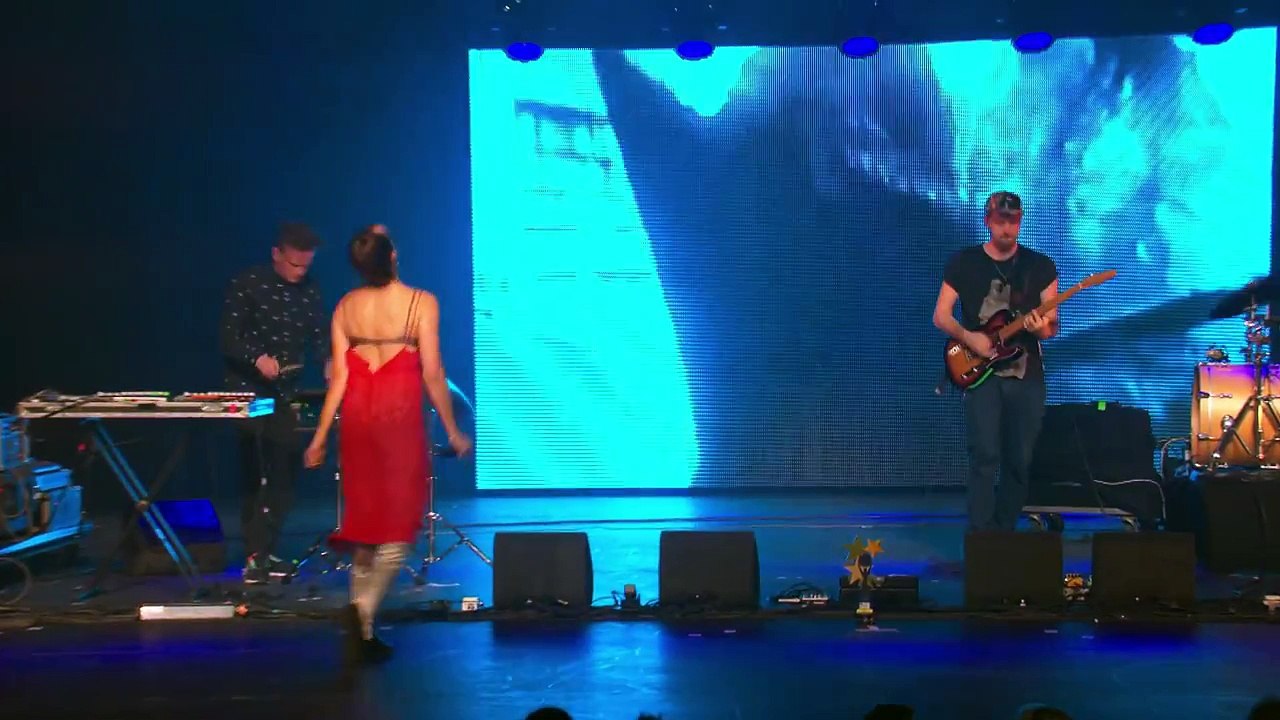 MØ - Waste of Time (live at the EBBA Awards 2015)