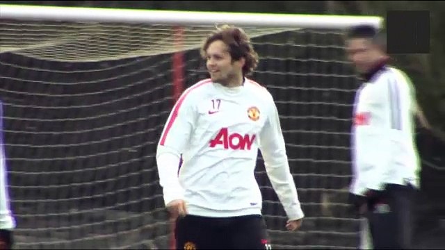 Angel Di Maria aplaude a Falcao Garcia en entreno de Manchester United