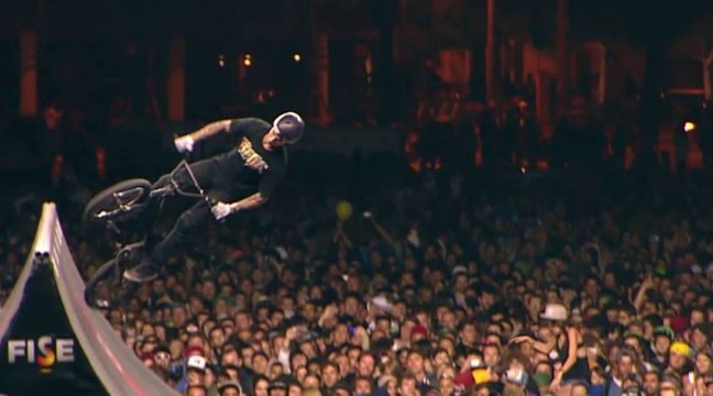 FISE 2013 : le run de Logan Martin sur la finale du BMX rampe