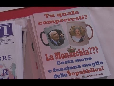 Napoli - Elezione del Presidente della Repubblica, i monarchici: Facciamo il re (28.01.15)