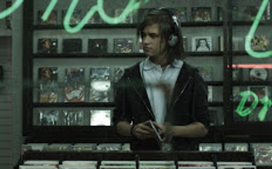 Feriado - Erste Liebe Trailer (deutsche UT)