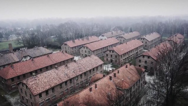 Le site d'Auschwitz survolé par un drone