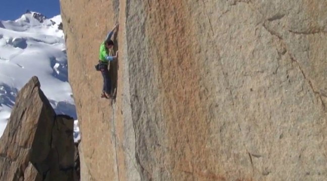 A CLIMBING LIFE OPUS #4 : Romain Desgranges au sommet de l'aiguille du midi