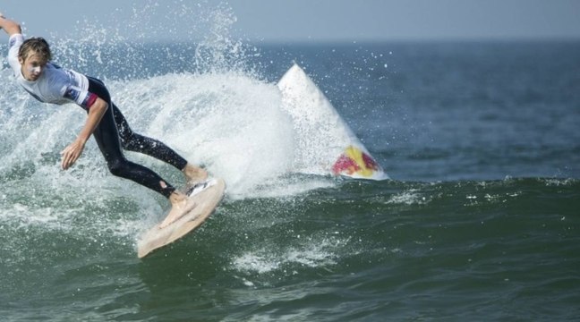 Red Bull Local Hero Tour : la vidéo à Royan et Penhors avec Michel Bourez