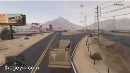 GTA'da polis arabasını kamyona yüklemek