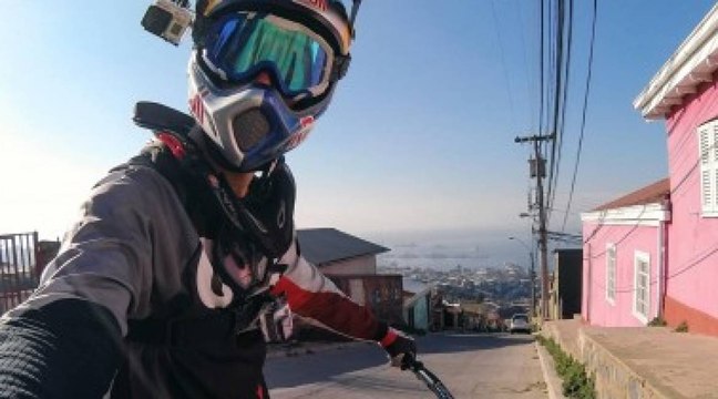 Session VTT dans les rues de Valparaiso