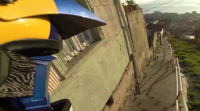 Descente MTB dans les rues de Valparaiso