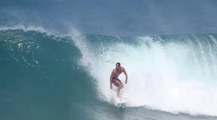 Joan Duru profite du swell hawaiien