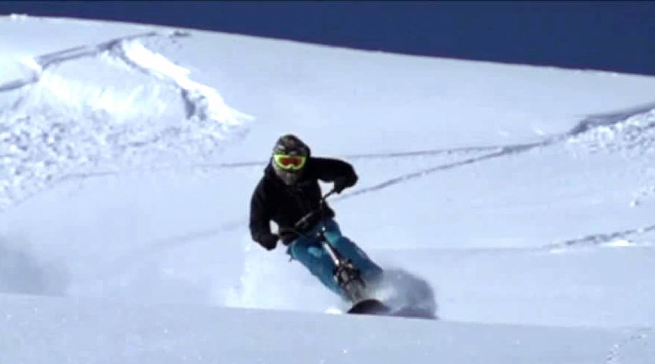 Snowscoot dans la poudreuse de Tignes
