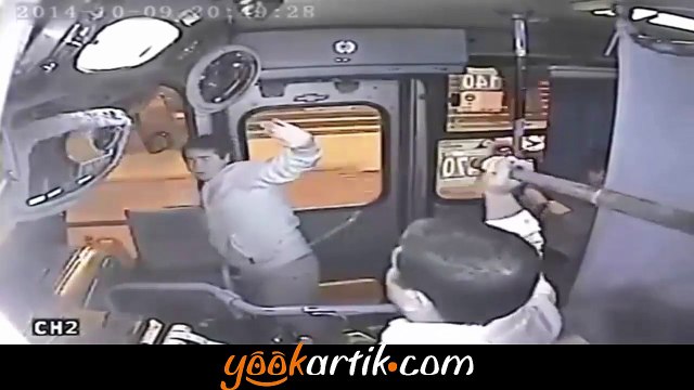 Kapkaç yaparken yakalana adam. Helal olsun kaptan sana