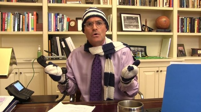 Un directeur annonce la fermeture de son école en parodiant La Reine des neiges