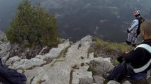 Les Soul Flyers sautent du Mont Brento