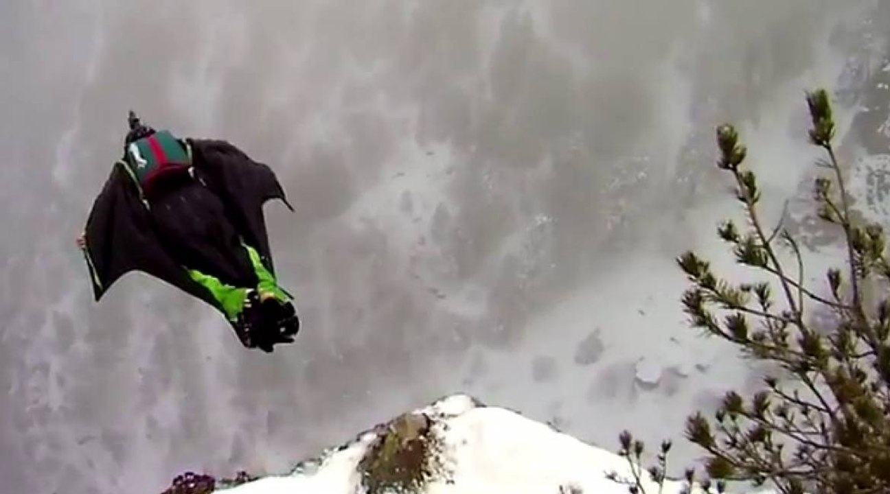 "En haut" : confessions d'un BASE Jumper