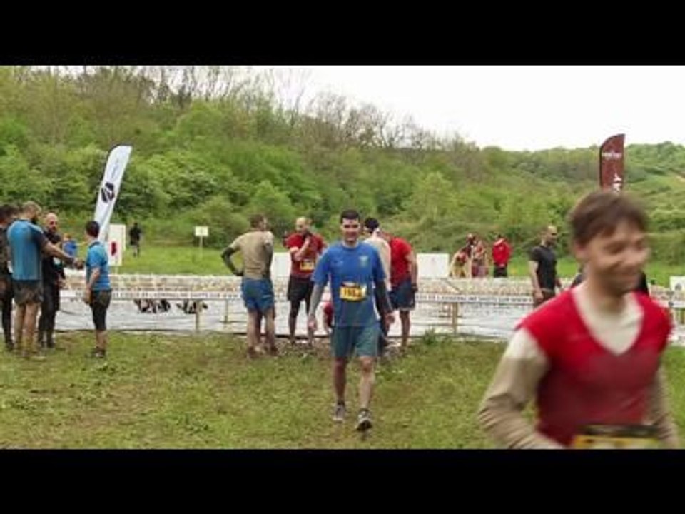 Adrénaline Shots : passage de l'obstacle de The Mud Day Paris du 8 mai 2014 de 11h30 à 11h44