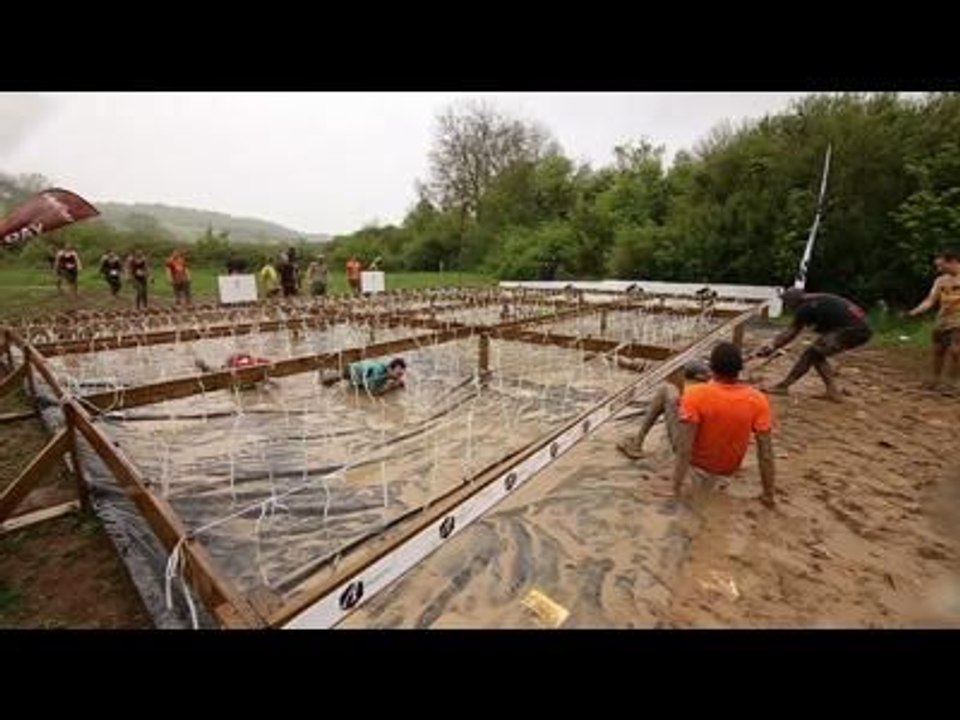 Adrénaline Shots : passage de l'obstacle de The Mud Day Paris du 8 mai 2014 de 14h30 à 14h44