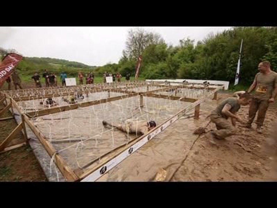 Adrénaline Shots : passage de l'obstacle de The Mud Day Paris du 8 mai 2014 de 15h00 à 15h14
