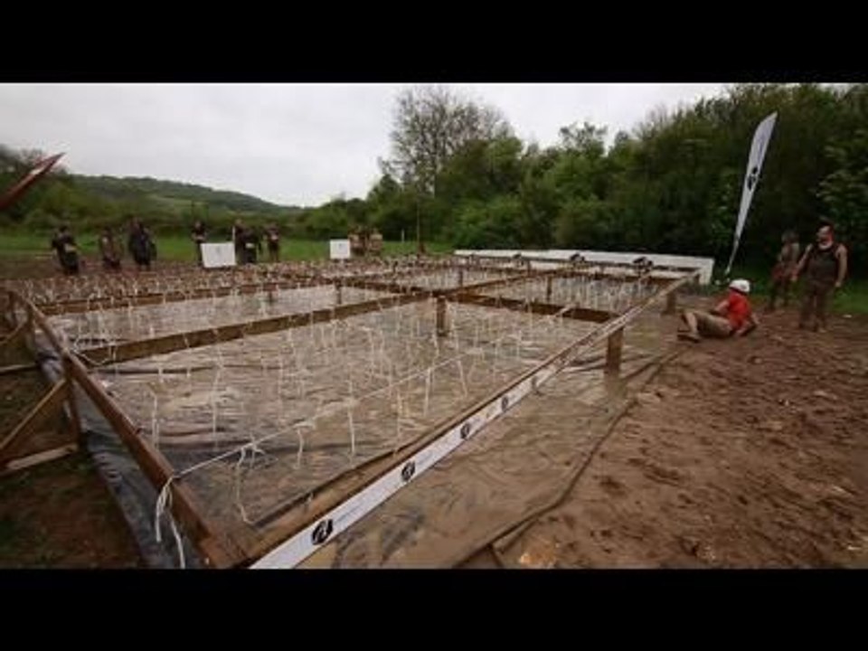 Adrénaline Shots : passage de l'obstacle de The Mud Day Paris du 8 mai 2014 de 16h30 à 16h45