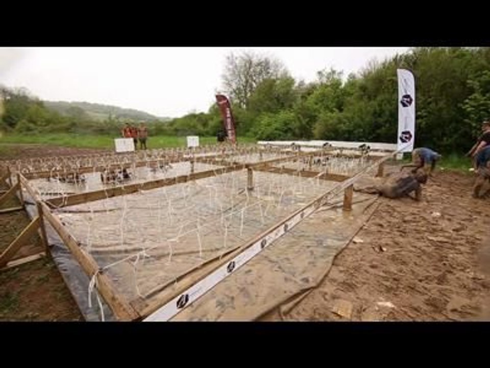 Adrénaline Shots : passage de l'obstacle de The Mud Day Paris du 8 mai 2014 de 15h15 à 15h29