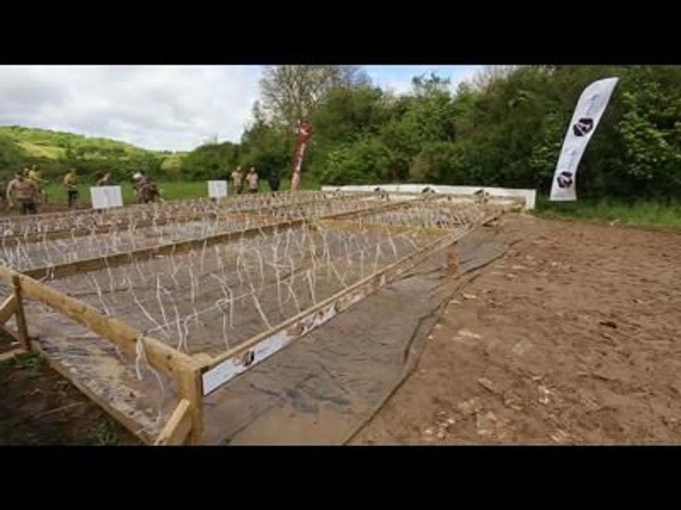 Adrénaline Shots : passage de l'obstacle de The Mud Day Paris du 11 mai 2014 de 12h30 à 12h45