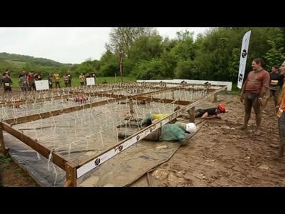 Adrénaline Shots : passage de l'obstacle de The Mud Day Paris du 10 mai 2014 de 12h45 à 13h00