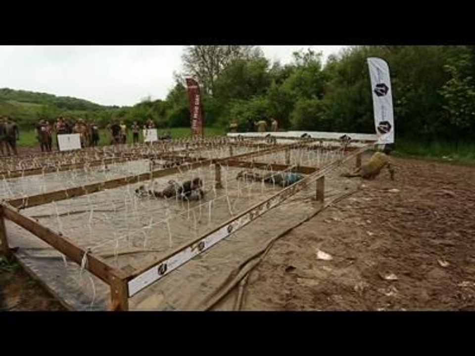 Adrénaline Shots : passage de l'obstacle de The Mud Day Paris du 10 mai 2014 de 14h00 à 14h15