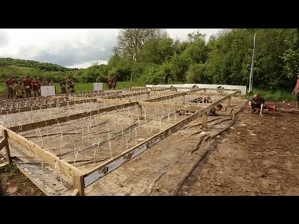 Adrénaline Shots : passage de l'obstacle de The Mud Day Paris du 10 mai 2014 de 16h45 à 17h00