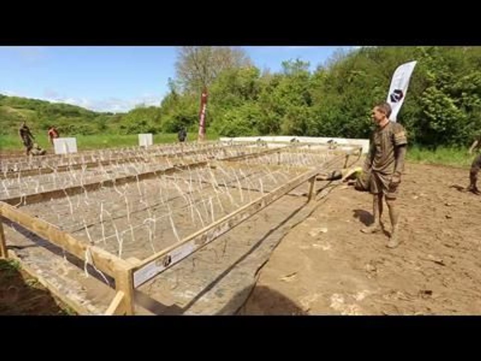 Adrénaline Shots : passage de l'obstacle de The Mud Day Paris du 11 mai 2014 de 13h à 13h15