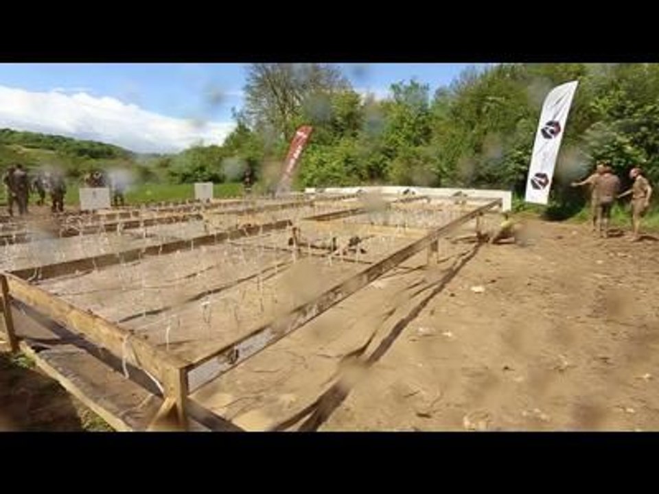 Adrénaline Shots : passage de l'obstacle de The Mud Day Paris du 11 mai 2014 de 14h45 à 15h