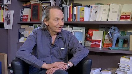 Houellebecq répond à Valls: "La France c'est l'intolérance, la haine et la peur"