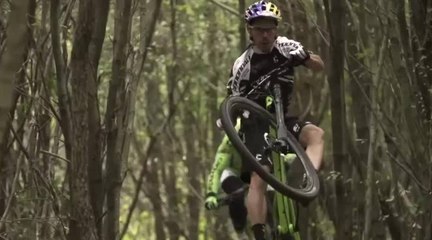 Peter Sagan est de retour sur son VTT avec Marco Fontana
