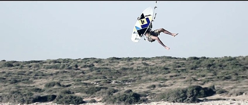 RUN - Escape the island..Kitesurfing!
