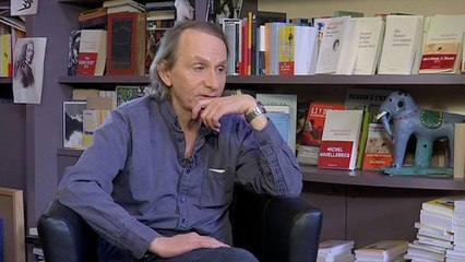 "N'importe qui aurait fait aussi bien" que le gouvernement après les attentats, selon Houellebecq
