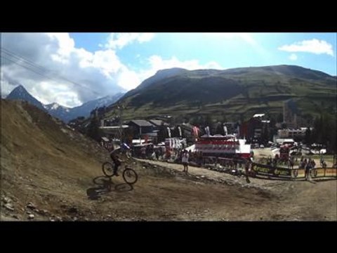 Le frontflip final d'Anthony Messere lors de sa victoire sur le slopestyle des 2 Alpes