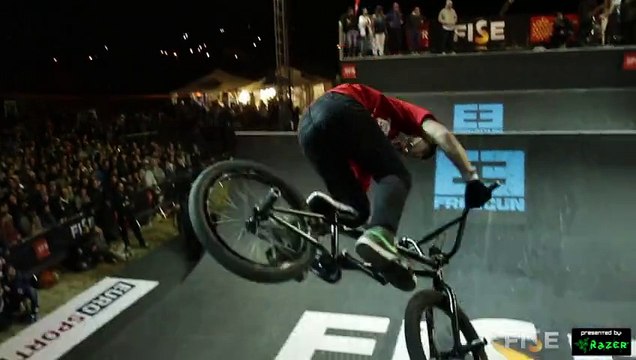 World First :Flair Bus to Footjam Alex Coleborn