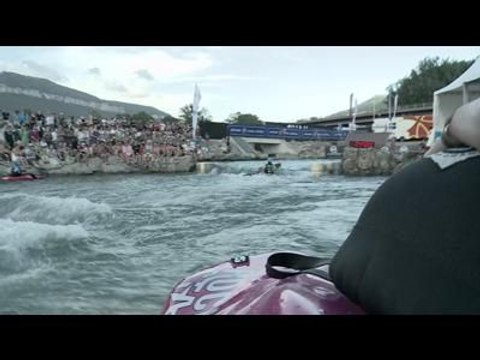 Le deuxième run des cinq finalistes de la coupe du monde de kayak