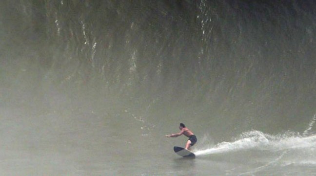 Puerto Escondido : Brad Domke sur la plus grosse vague jamais surfée en skimboard