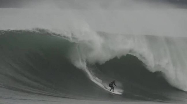Entre Amigos 2 : Lapo Coutinho surfe les barrels d'Arica au Chili