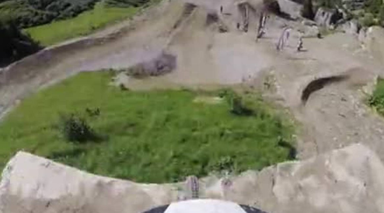 Antoine Bizet ride The Face durant le Chatel Bike Festival