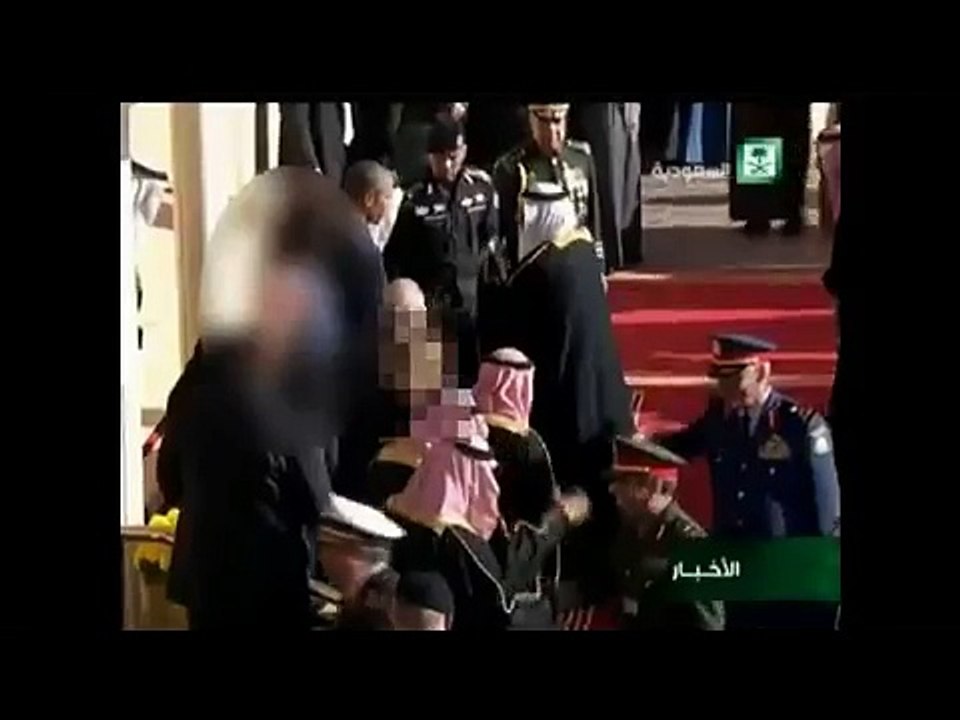 le roi d'Arabie Saoudite arrête la réception de Obama pour aller  au priere     خادم الحرمين ملك السعودية الجديد يوقف استقبال أوباما ويذهب للصلاة