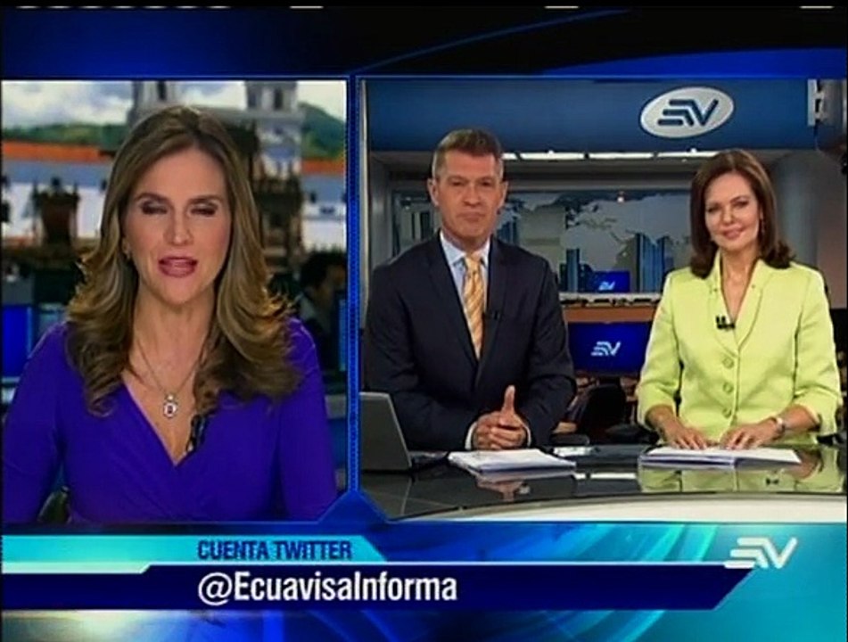 Armada intenta evitar que buque encallado contamine Galápagos