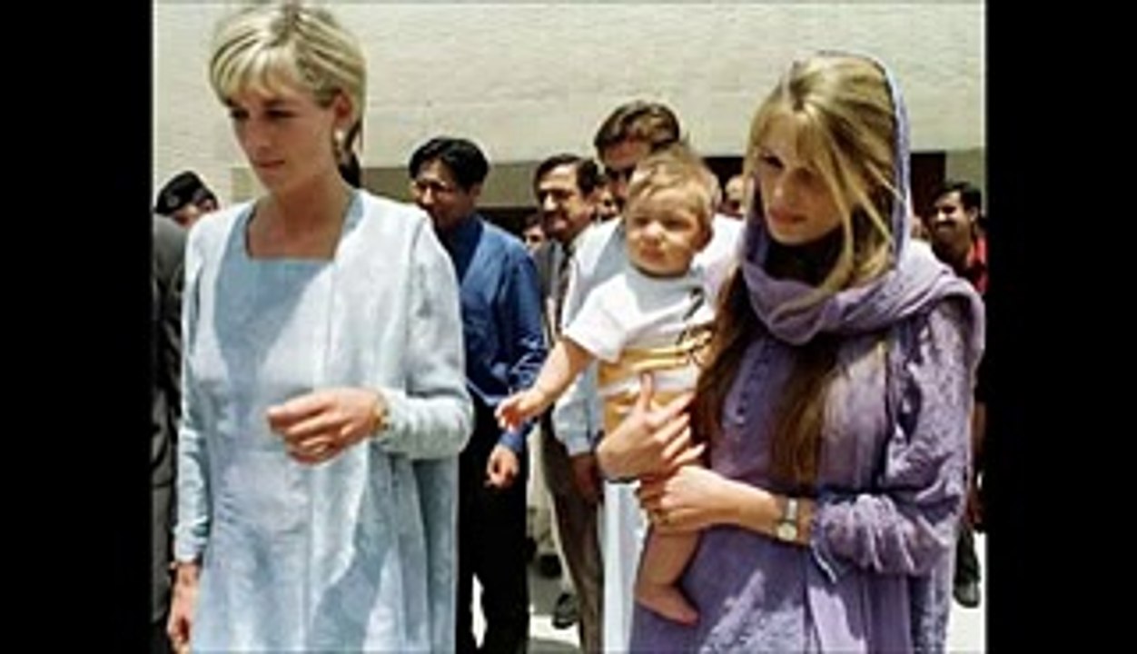 Imran Khan with fully family