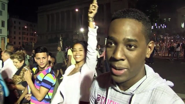 Agentes cubanos guían marcha de las antorchas