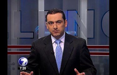 Incendio de motocicleta casi quema una casa